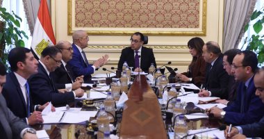 صور.. رئيس الوزراء يستعرض المخطط الاستراتيجى للساحل الشمالى الغربى