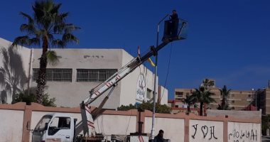صور .. إنارة الشوارع والأحياء بكشافات الليد ورصف الشوارع بمدينة العريش 