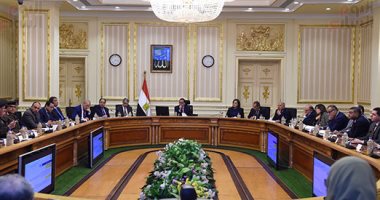 الحكومة تعلن تنفيذ 4216 مشروعاً لرصف الطرق بالمحافظات بطول 5930 كم بتكلفة 11.5 مليار جنيه.. وإزالة  4022 مبنى و 1452 قطعة أرض زراعية متعدى عليها.. وتلقي 280.5 ألف طلب تقنين لأراضى الدولة 
