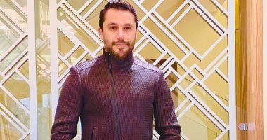 أحمد حسن يعرب عن حزنه بعد منع صلاة الجمعة بسبب كورونا