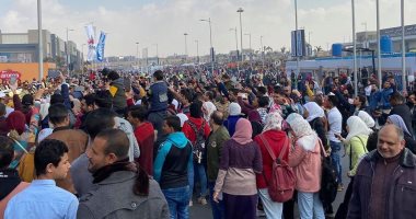 الجمعة "الحزينة".. الجمهور يتوافد بكثافة فى معرض الكتاب ومصدر ينفى مد أيامه