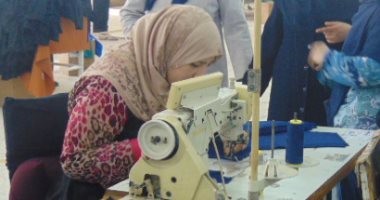 القوى العاملة: تعيين أول دفعة من خريجى مراكز تدريب المنوفية بشركة للملابس