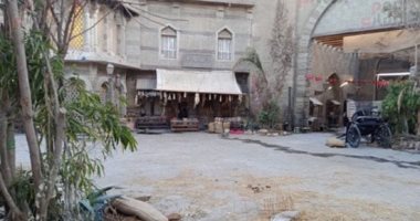 قبل 100 عام.. شاهد ديكورات مسلسل "الفتوة" لـ ياسر جلال