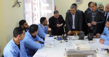 وزير القوى العاملة للشباب: "فى إيدك شنطة عدة وتليفون وكارت بقيت صاحب عمل"