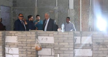 "عاشور" يتفقد مبنى "المحامين".. ومسئولو المشروع: الانتهاء من الواجهة بمارس