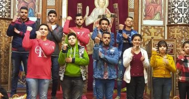 بلغة الإشارة.. أسقف ملوى يترأس قداسا بالكنيسة بمشاركة 200 من ذوى القدرات 