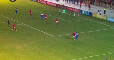 فيديو ..الليزر يغزو ملعب الهلال فى مباراة الأهلي بدوري الأبطال