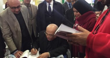 مصطفى الفقي و3 كتب في معرض الكتاب..الإصدارات تكشف كواليس العمل السياسى(صور)