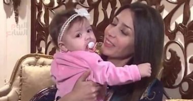 ننشر أول صور للفنانة جنات مع ابنتها بعد ظهورها ببرنامج the insider بالعربى