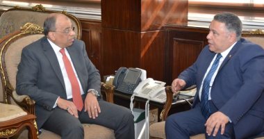 وزير التنمية المحلية يبحث مع محافظ البحر الأحمر زيادة الاستثمارات بالمحافظة