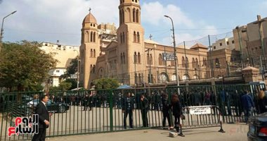 إقامة صلاة الجنازة على خالد بشارة بكنيسة مارمرقس بحضور أسرته وآل ساويرس
