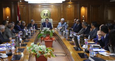 وزير التعليم العالى يتابع تنفيذ خطة 2020 ويوجه باستكمال المشروعات الخدمية