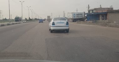 امسك مخالفة.. قارئ يشارك بصورة لسيارة تسير بدون لوحات بطريق طنطا - الإسكندرية