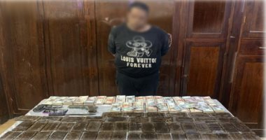 ضبط عاطل بحوزته 5 كيلو حشيش وأسلحة نارية بالجيزة