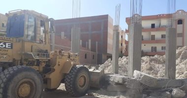 صور.. استرداد 2000 متر من أراضى الدولة بالبحر الأحمر