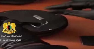 فيديو.. ضابط مخابرات تركى يدرب مرتزقة فى ليبيا على طرق تفخيخ السيارات