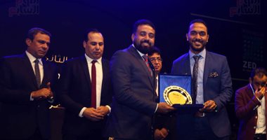 الزميلان محمد عراقي وياسمين يحيى يحصدان جائزة التفوق من رابطة النقاد