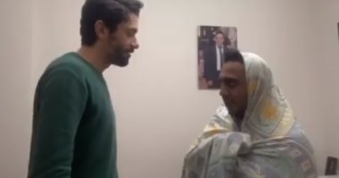 فيديو كوميدى لـ"كريم محمود عبد العزيز" وأوس أوس بمشهد من مسلسل الضوء الشارد