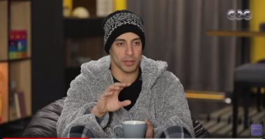 عمرو وهبة: "الزواج حلو بس الحرية أجمل بكتير".. فيديو 