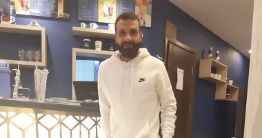فيديو.. عمرو الحلوانى يخوض مرانا بـ الجيمانزيوم بـ "الماسك"