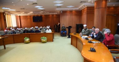 محافظ بورسعيد لأئمة الأوقاف: تجديد الخطاب الدينى لابد ينعكس على المواطن.. صور