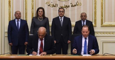 صور.. وزير النقل : 37 مليار جنيه تكلفة رفع كفاءة الطرق الداخلية بالمحافظات