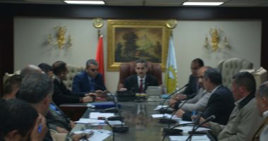 محافظ الغربية يوجه بالتصدى لظاهرة الأسواق العشوائية على مستوى المحافظة