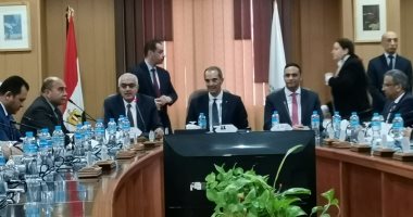 وزير الاتصالات يعلن طرح ثلاث حزم من خدمات التحول الرقمى نهاية الربع الأول من 2020 