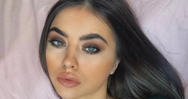 سابت وظيفتها.. طالبة تجمع 15 ألف إسترلينى فى أسبوعين من بيع صورها المثيرة