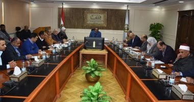 محافظ مطروح: 10 ملايين جنيه لإحلال وتجديد ورفع كفاءة شبكة الكهرباء المتهالكة 