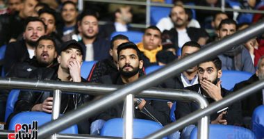 سوبر كورة.. شاهد كيف ساند صالح جمعة الأهلى أمام بيراميدز من المدرجات