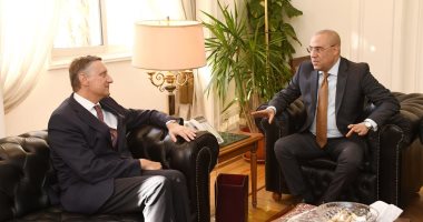 السفير الألماني بالقاهرة يشيد بحجم الإنجازات فى المشروعات القومية 
