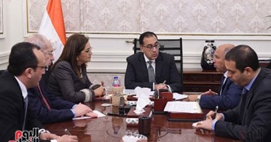 لإنشاء مصنع مستلزمات السكة الحديد والمترو في شرق بورسعيد.. الحكومة تبحث الشراكة مع "بومبارديه العالمية" والقطاع الخاص والصندوق السيادى.. ورئيس الوزراء يكلف بإعداد مذكرة بأطر التعاون مع الشركة لعرضها على السيسي
