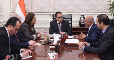 الحكومة تبحث شراكة القطاع الخاص والصندوق السيادى لإنشاء مصنع بشرق بورسعيد