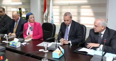 وزيرة البيئة: إعداد مواقع فى مدينتى الصف والعاشر للتخلص الآمن من المخلفات