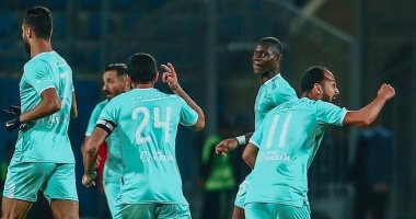 نجوم الأهلى يحتفلون بالفوز الأول على بيراميدز.. صور