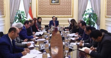 استنفار حكومى لمواجهة الزيادة السكانية.. رئيس الوزراء: ضبط معدلات النمو السكانى قضية تتعلق بالأمن القومى.. وسنتبنى برنامجا للمواجهة والبداية من 72 مركزا تعد الأكثر إنجابا.. والاقتصاد المصرى يسير بوتيرة جيدة