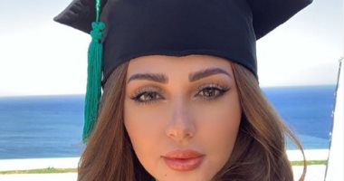 ميريام فارس تثير حيرة جمهورها بصورة بملابس التخرج من الجامعة 