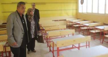 مدير تعليم السويس تتفقد استعدادات المدارس وتشدد على تدابير مكافحة العدوي.. صور