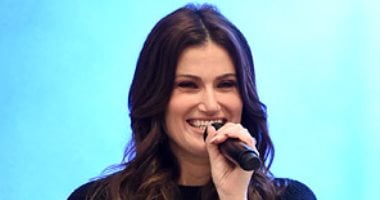 إيدينا مينزل تقدم أغنية Frozen 2 بحفل الأوسكار مع 9 "ايلسا".. اعرف الحكاية