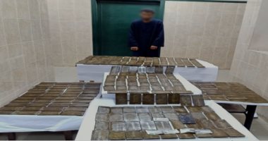  ضبط 240 طربة حشيش فى مخزن سرى داخل سيارة ميكروباص بالمنيا 