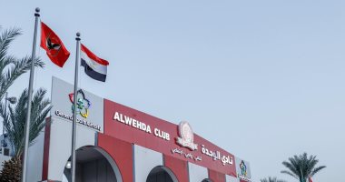 الوحدة السعودى يضع علمى مصر والأهلى على بوابته الرئيسية.. صور 