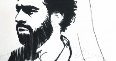  "محمود " يستخدم الملح والشاى والخيوط فى رسم لوحاته الفنية
