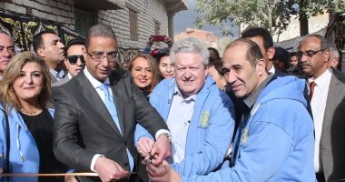 محافظ الفيوم يُسلم 30 منزلاً ومشروعات صغيرة بقرية "الريان".. صور