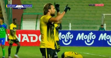 شاهد.. بازوكا يحتفل بهدفه فى شباك المقاصة بـ"تقنية الفار"