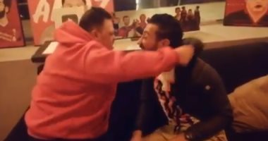 خناقة بين أمح الدولي وصلاح أمين لاعب مصر المقاصة.. فيديو