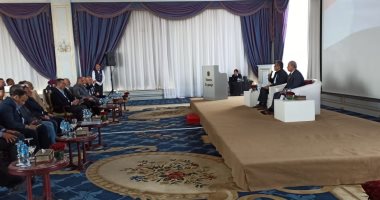 وزير الآثار يعقد لقاء مع قيادات السياحة ورجال الآثار فى الأقصر (فيديو وصور)