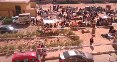 أهالى الإسكان الاجتماعى بدهشور يستغيثون من انتشار الباعة الجائلين