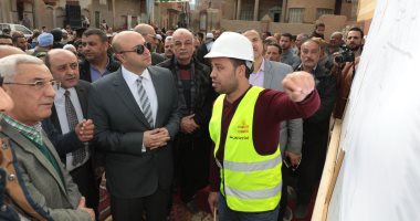 محافظ بنى سويف يشهد تنفيذ الصرف بصفط العرفا بنظام المشاركة المجتمعية 
