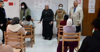 رئيس جامعة القناة تتابع اختبار مستوى إجادة اللغة الصينية وجهاز Gps بكلية الآداب.. صور